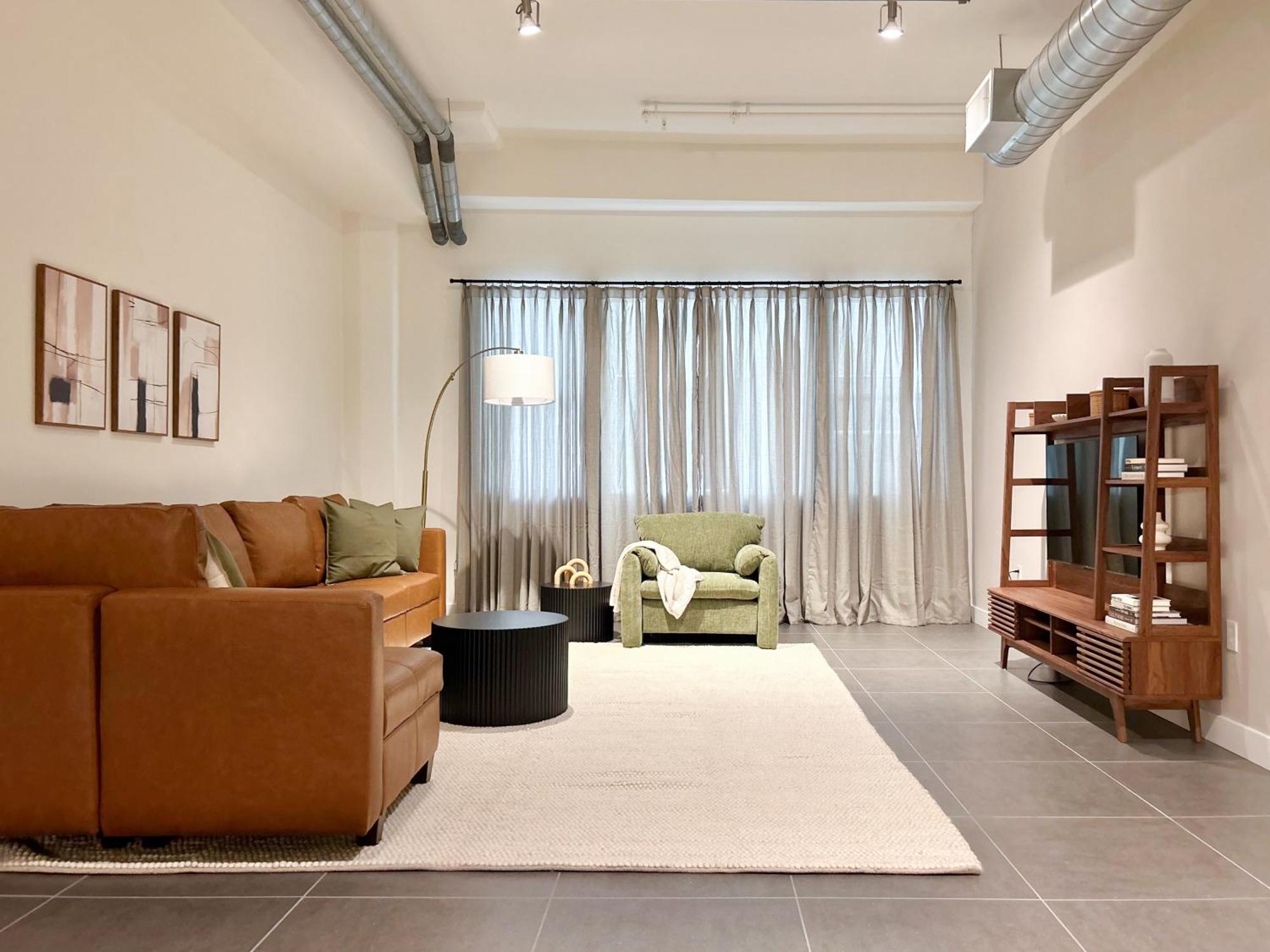 Downtown Escape - 2br W Skyline Views & Hot Tub Los Ángeles